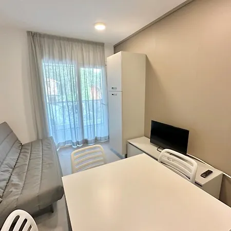 아파트 Pool Flat 400m From 비비오네