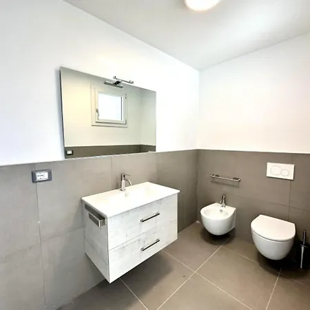 Pool Flat 400m From 아파트 *